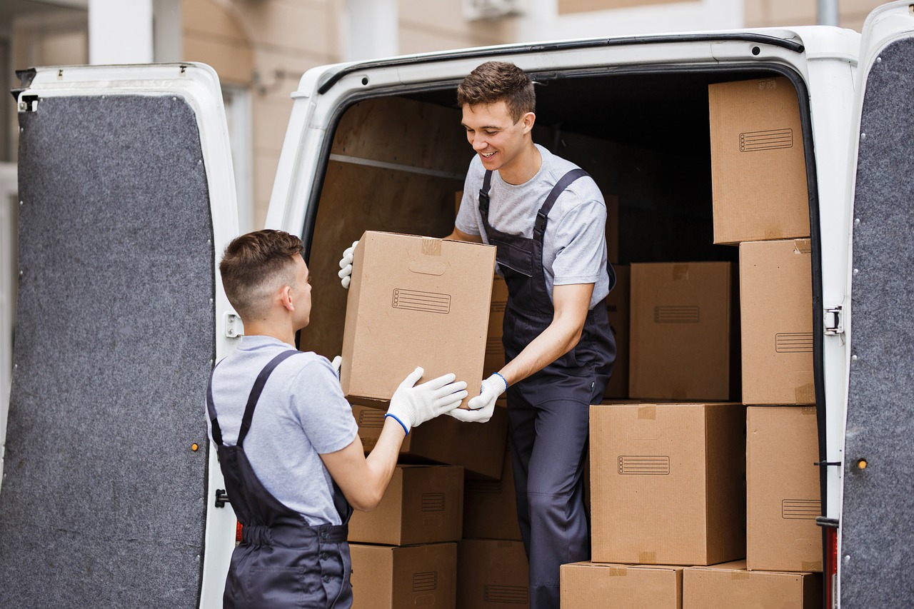 Quels services sont essentiels pour garantir un déménagement réussi ?